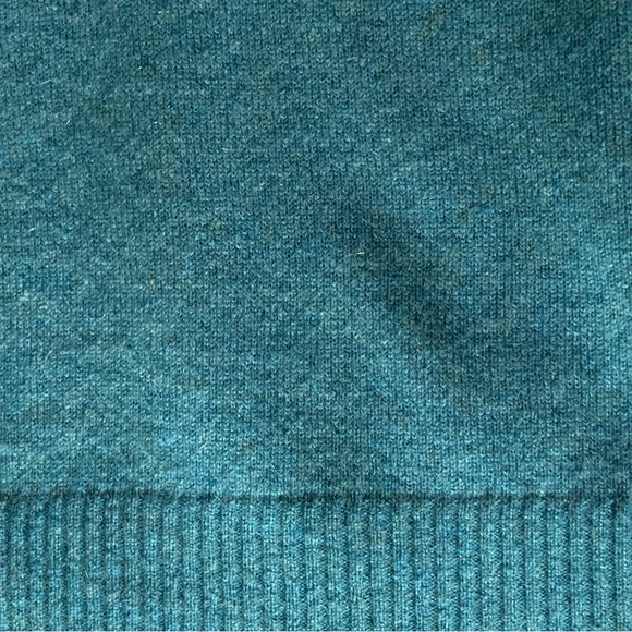 AQUA from Bloomingdale’s Cashmere Sweater Teal Long Sleeve V Neck S - Picture 12 of 12